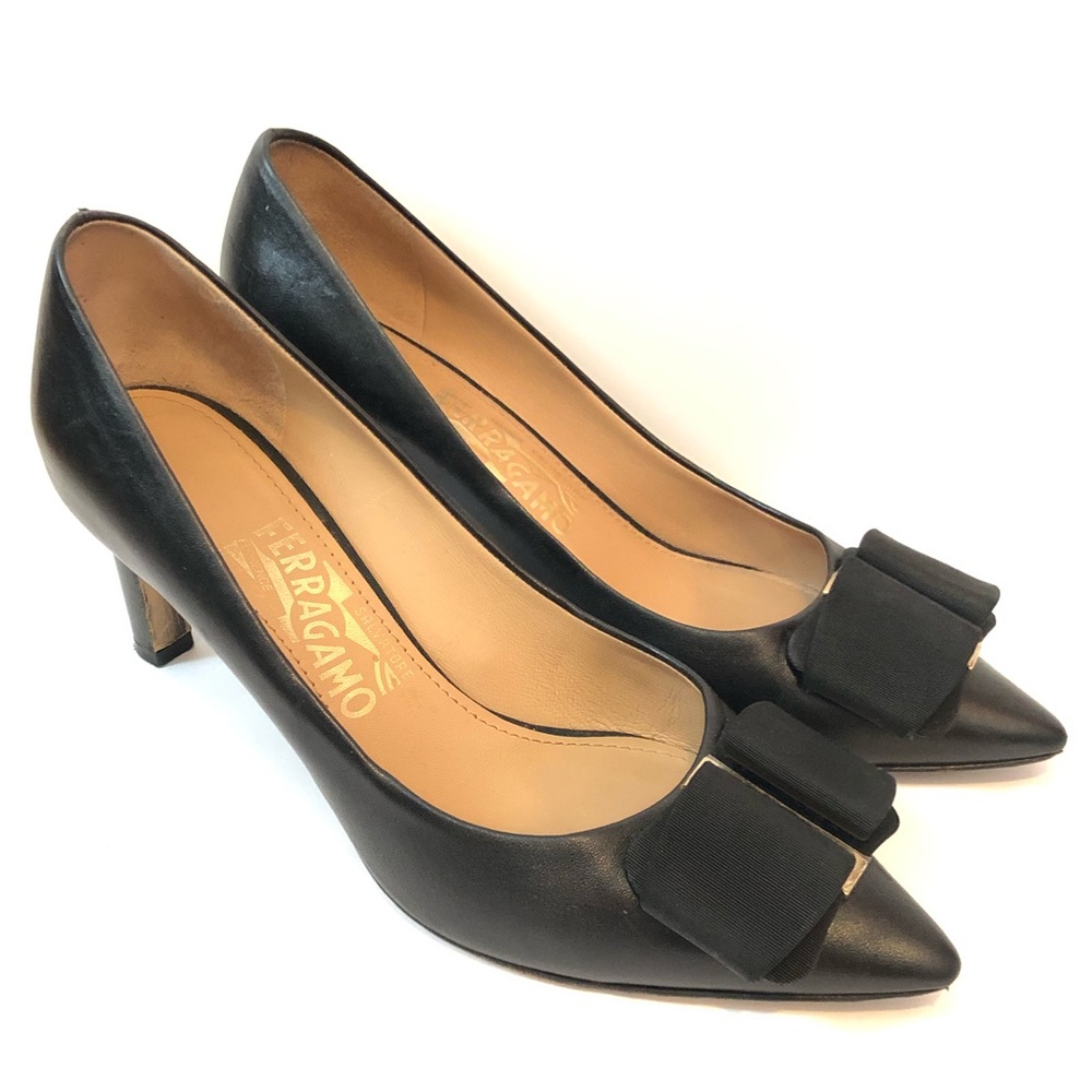 Salvatore Ferragamo Classic Bow Pointed Toe Heels